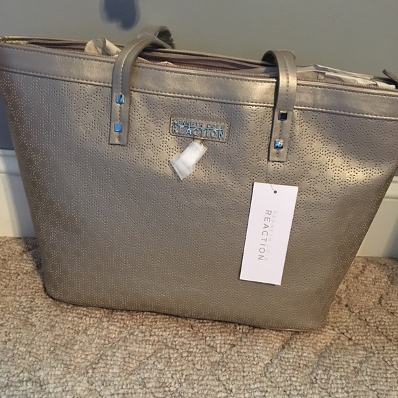 Kenneth Cole Reaction Handbags - 🌸Final Reduction Kenneth Cole Reaction purse New